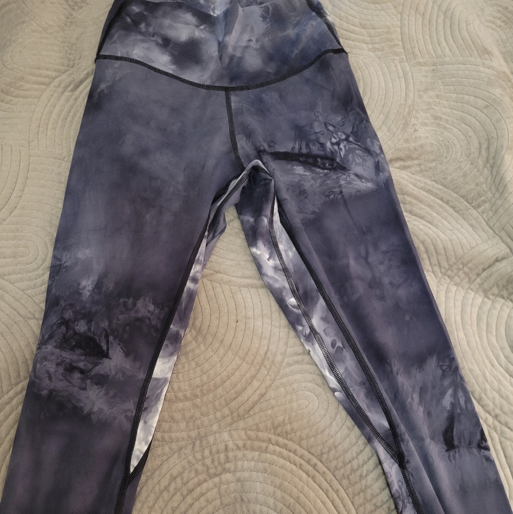 High waisted tye-dye grey stretchy leggings